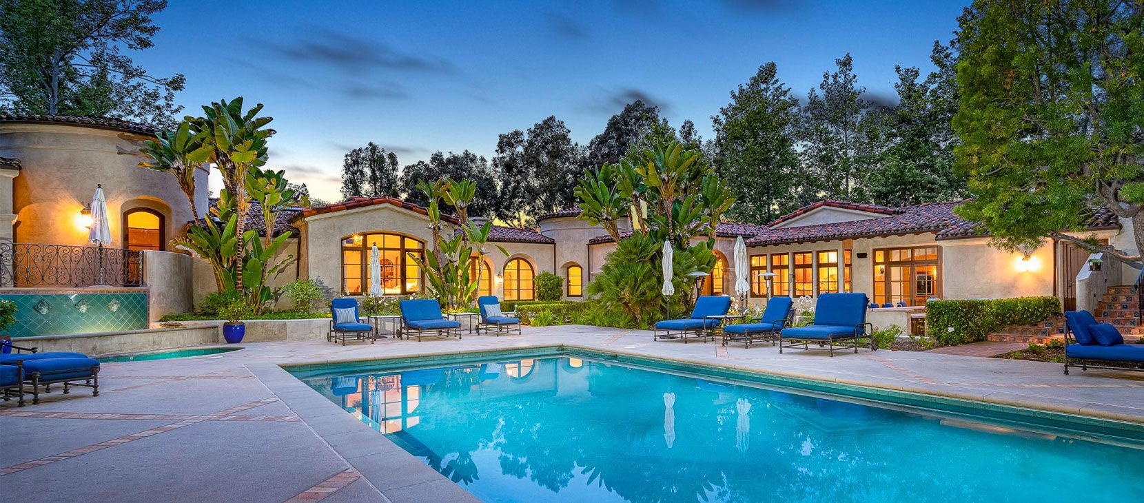 Indirapuram luxury apartments for sale