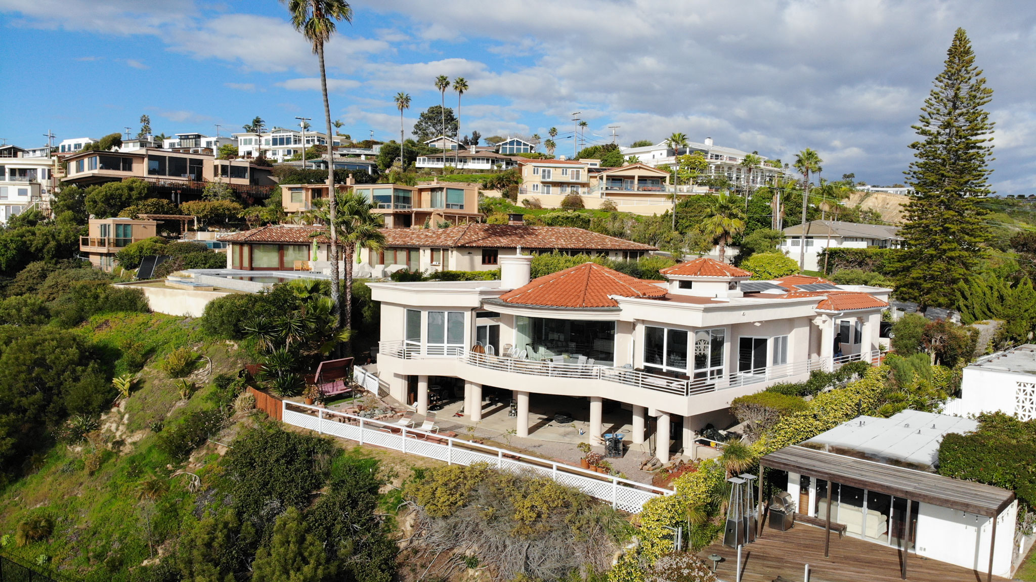 Luxury homes in Indirapuram